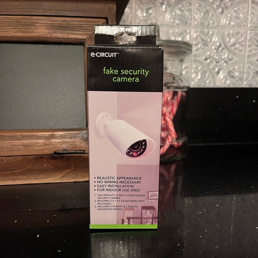 Fake‎ security camera